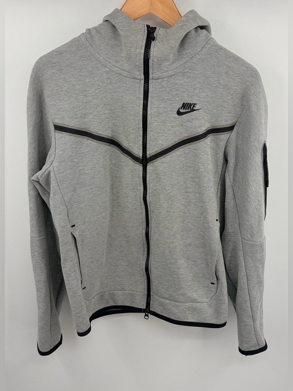 Nike sportswear tech fleece full zip hoodie light gray black men’s S athletic
